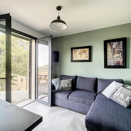 New Quiet Upscale Air-conditioned T2 With Heated Pool & Sea View * Sollacaro