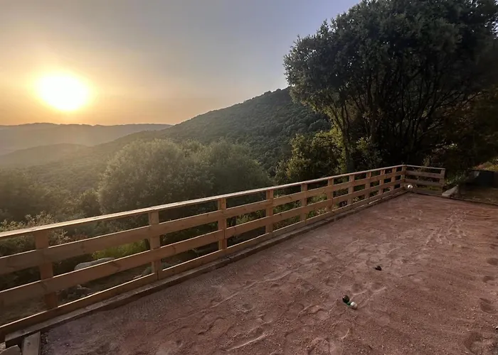 New Quiet Upscale Air-conditioned T2 With Heated Pool & Sea View