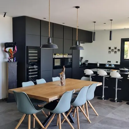 Villa New Quiet Upscale Air-conditioned T2 With Heated Pool & Sea View *