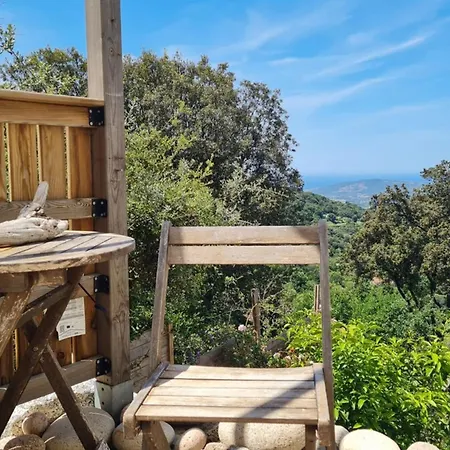 New Quiet Upscale Air-conditioned T2 With Heated Pool & Sea View