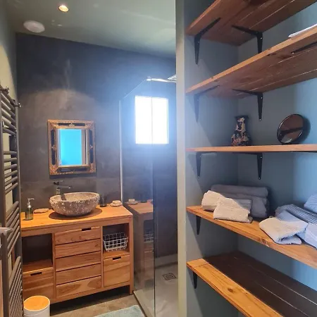 New Quiet Upscale Air-conditioned T2 With Heated Pool & Sea View * Sollacaro