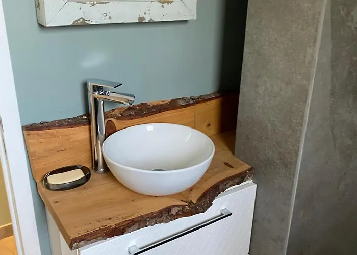 New Quiet Upscale Air-conditioned T2 With Heated Pool & Sea View Villa *