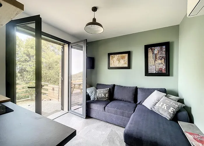 New Quiet Upscale Air-conditioned T2 With Heated Pool & Sea View * Sollacaro