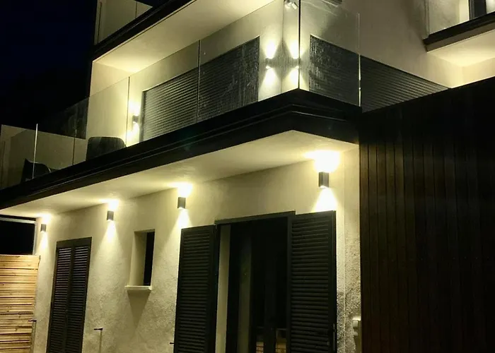 New Quiet Upscale Air-conditioned T2 With Heated Pool & Sea View Villa Sollacaro