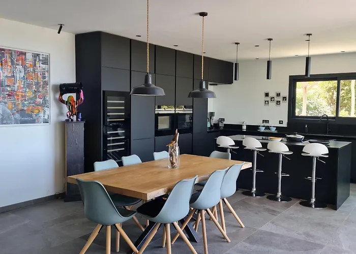 Villa New Quiet Upscale Air-conditioned T2 With Heated Pool & Sea View